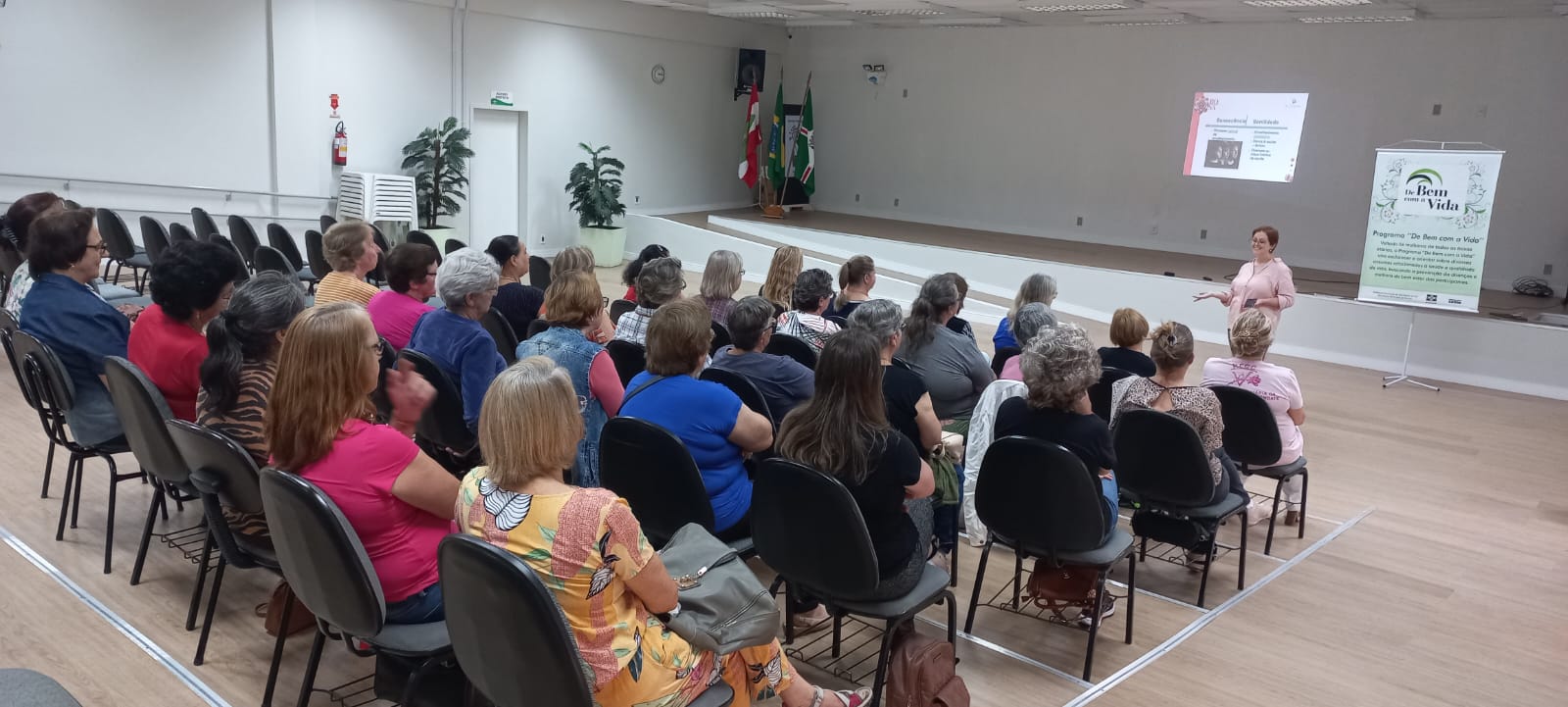 Encontro sobre empreendedorismo incentiva mulheres no climatério em São Bento do Sul