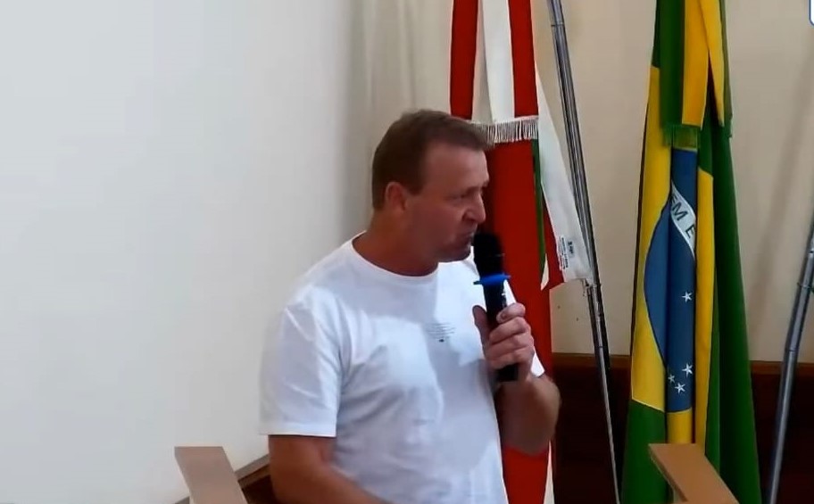 Presidente da Câmara de Santa Terezinha cobra Casan por ligação de água e defende mobilização regional por obras viárias