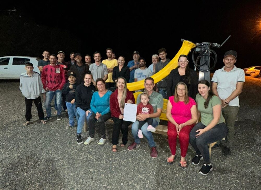 Santa Terezinha realiza entrega de implementos agrícolas adquiridos por emenda parlamentar