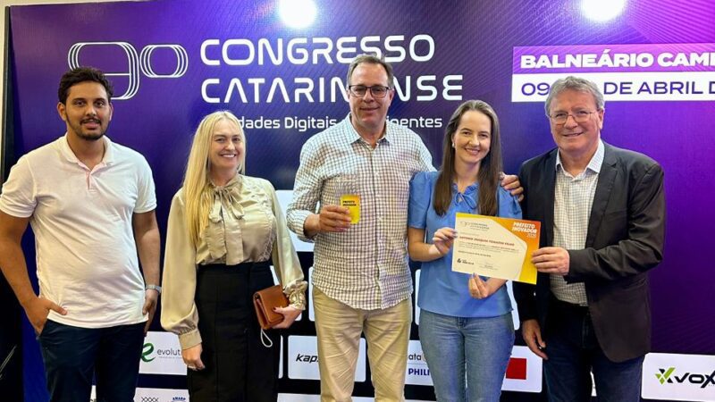 Prefeito de São Bento do Sul recebe prêmio de Prefeito Inovador por avanços no transporte coletivo