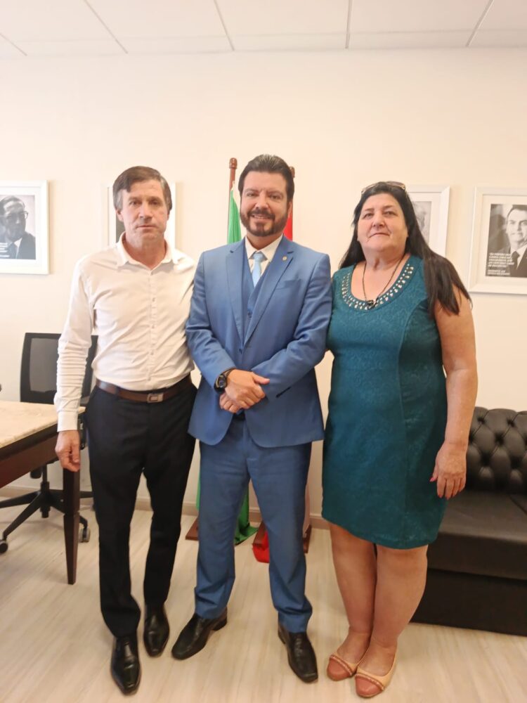 Vereador Pascoal Schultz busca recursos na ALESC e confirma mais R$ 150 mil para capela mortuária do Colorado