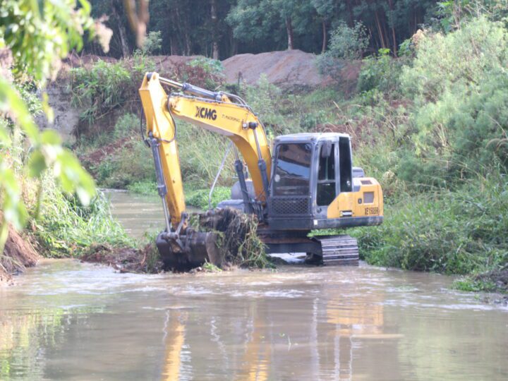 Prefeitura de Papanduva intensifica limpeza do Rio Papanduva e manutenção de bueiros