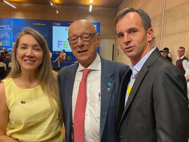 Prefeita e vice de Santa Terezinha cumprem agenda em Brasília e buscam recursos para o município