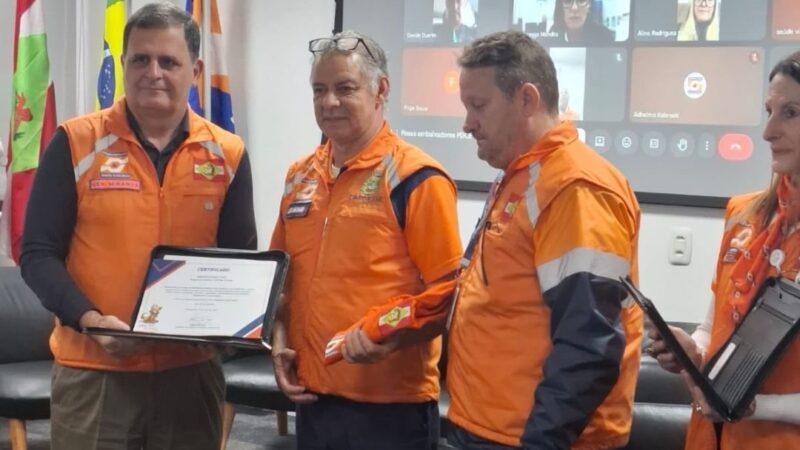 Cleo Machado, recebeu o título de Embaixador do Programa Defesa Civil na Escola