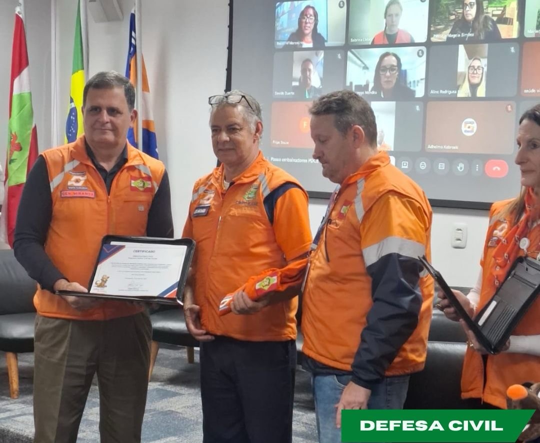 Cleo Machado, recebeu o título de Embaixador do Programa Defesa Civil na Escola