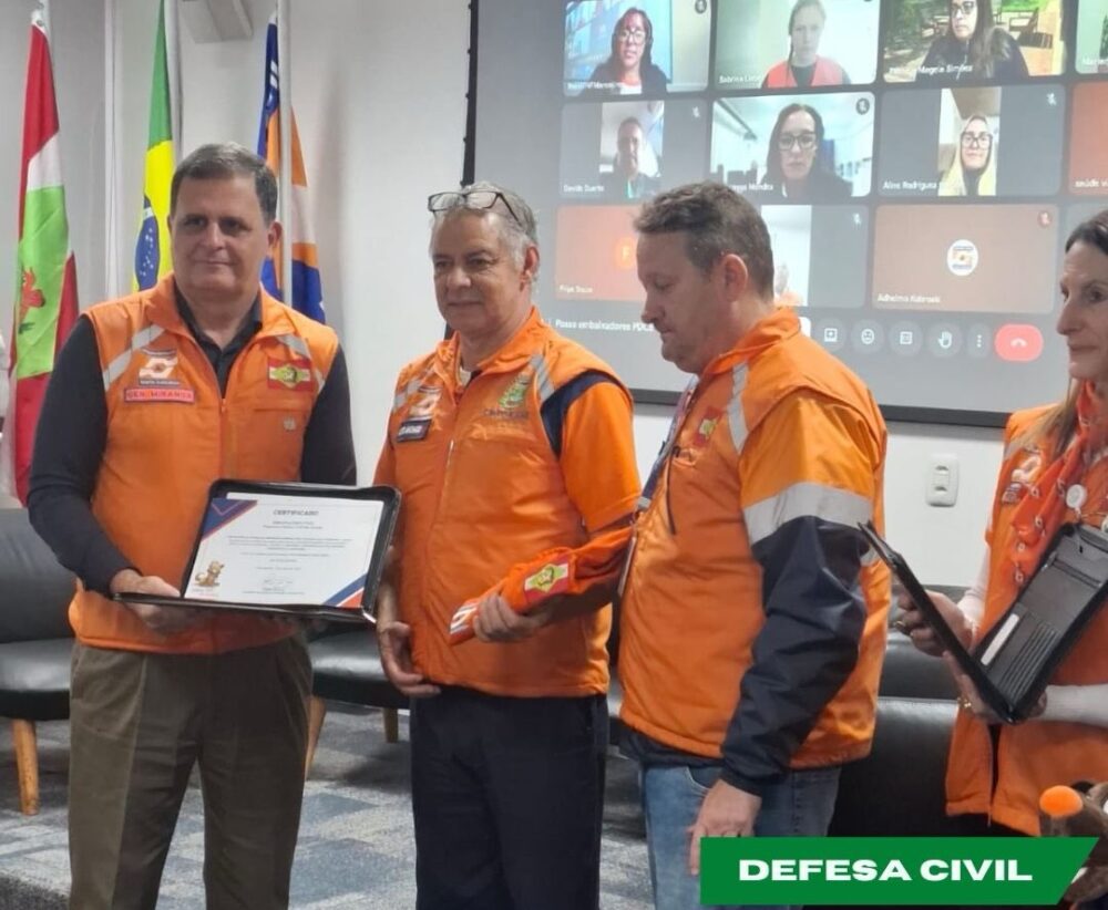 Cleo Machado recebe título de Embaixador do Programa Defesa Civil na Escola em Campo Alegre