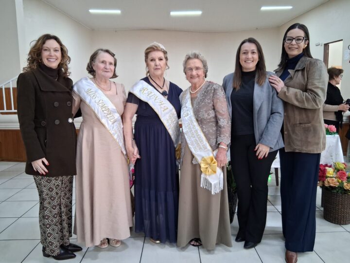 O brilho, a elegância e a alegria da melhor idade marcaram a tarde desta segunda-feira (11) durante a escolha da Realeza 2026 do Grupo Paraíso da Terceira Idade. 