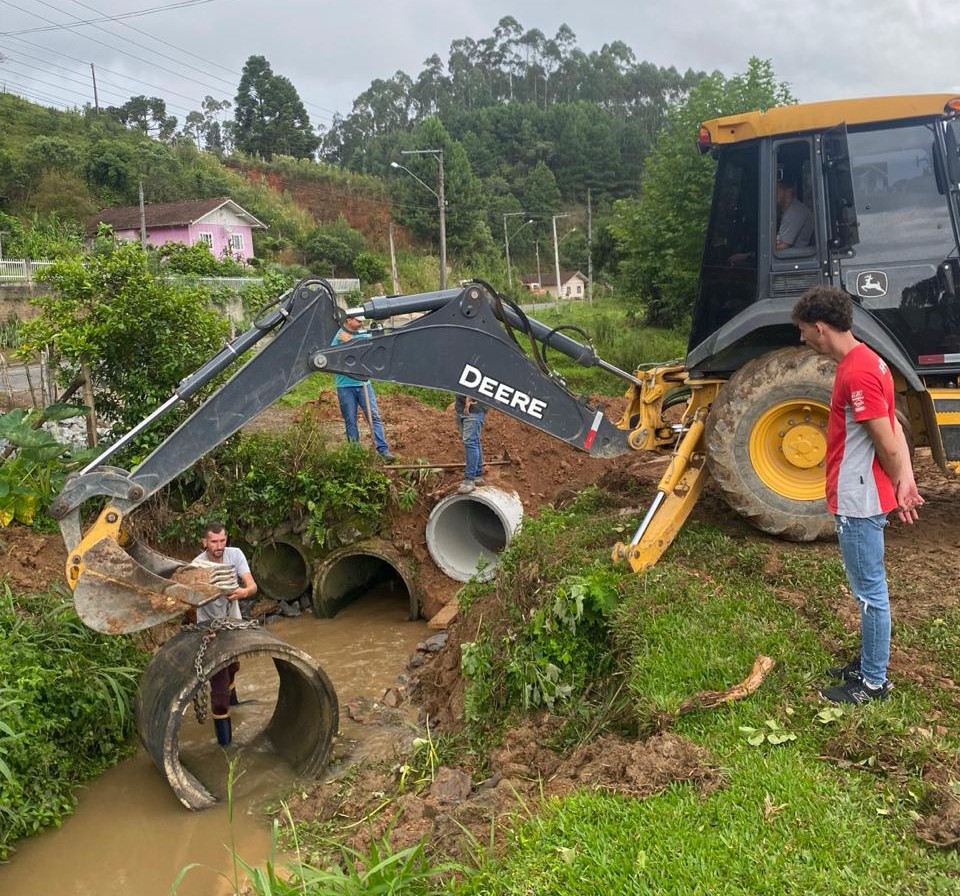 A Prefeitura de São Bento do Sul reforça seu compromisso com o fortalecimento do setor agrícola ao avançar na atualização dos valores da hora/máquina do Programa “Porteira Aberta”