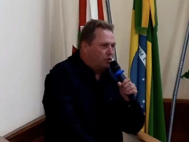Vereador Evaldo Bauer solicita serviço de retroescavadeira e destaca nomeação da esposa para assessoria parlamentar