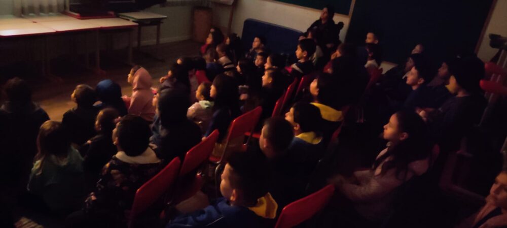 Projeto leva sessões de cinema para escolas municipais e fortalece acesso à cultura em São Bento do Sul