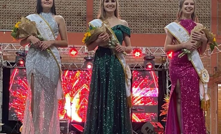 Rainha da 16ª Festa do Mel, Flávia Humeniuk destaca trajetória marcada por cultura, fé e dedicação à comunidade