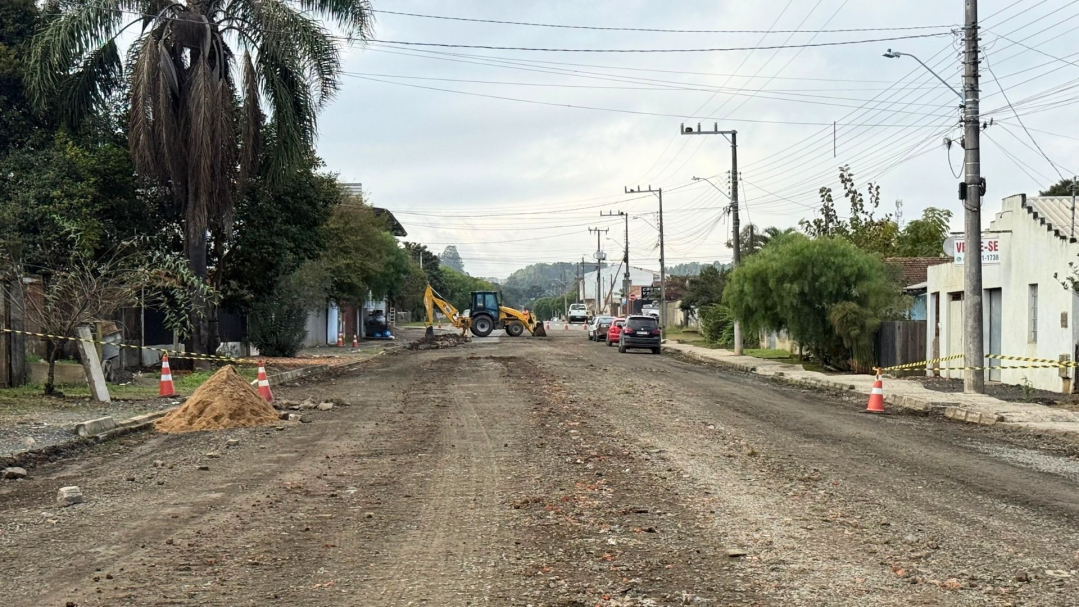 Iniciam-se as obras de restauração asfáltica e pavimentação de mais sete ruas em Canoinhas