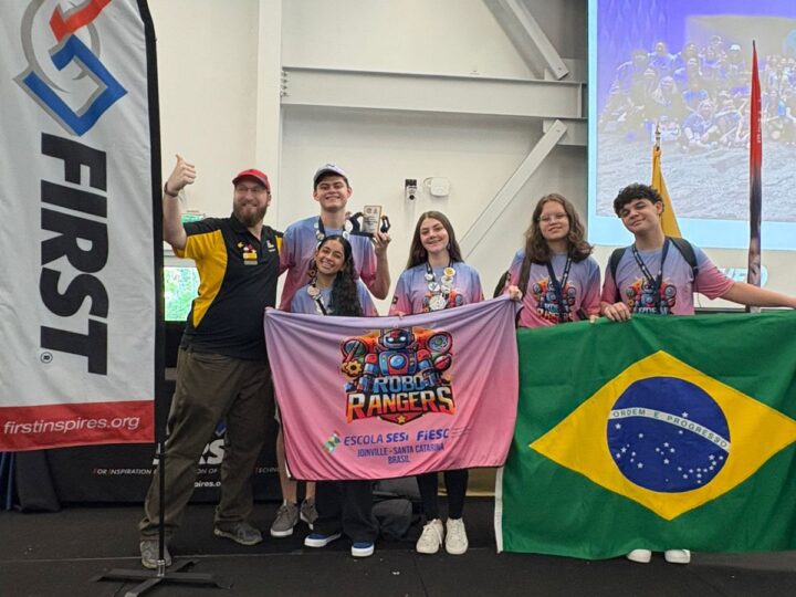 Estudantes da Escola SESI Moinho de Referência conquistam o mundo com projeto inovador de robótica
