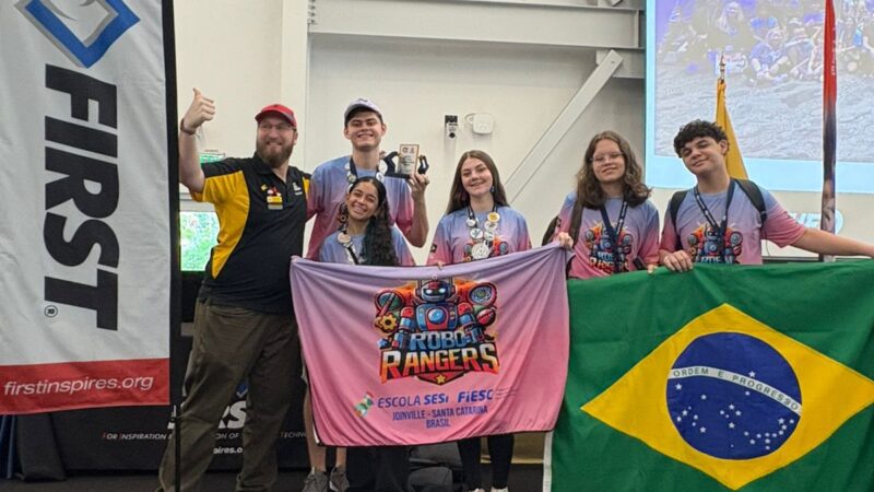 Estudantes da Escola SESI Moinho de Referência conquistam o mundo com projeto inovador de robótica