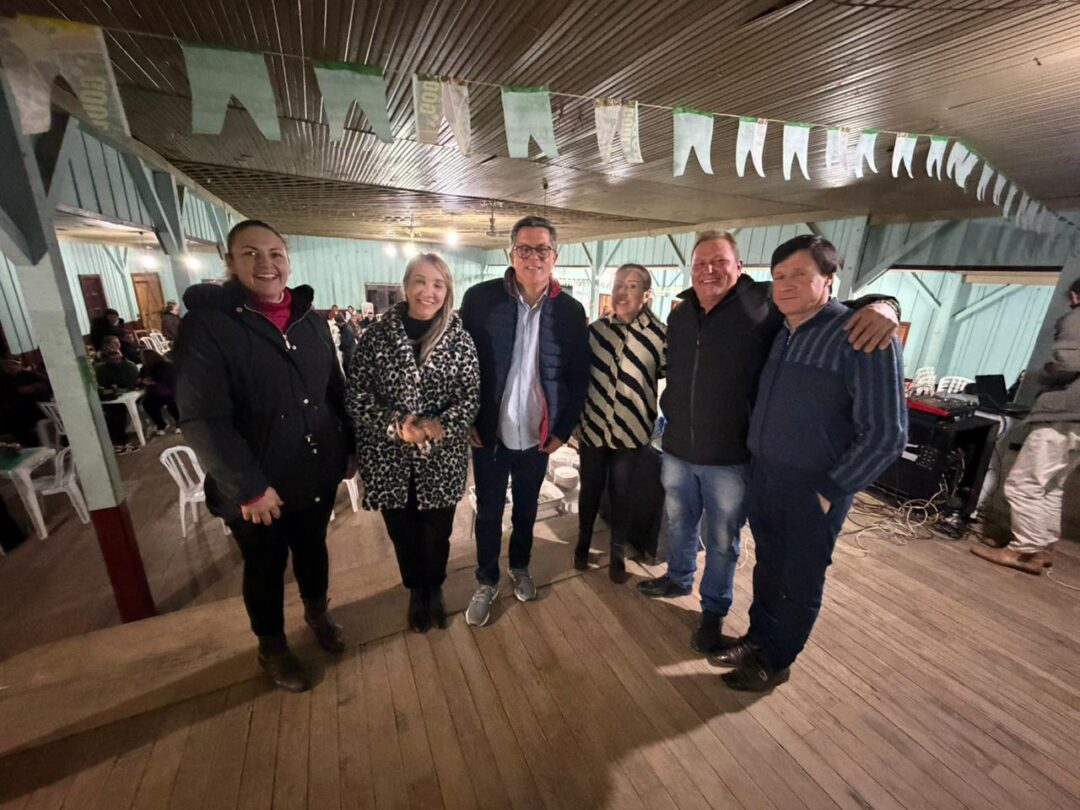 Ivan Naatz anuncia R$ 550 mil em investimentos para Santa Terezinha durante encontro na Colônia Ruthes
