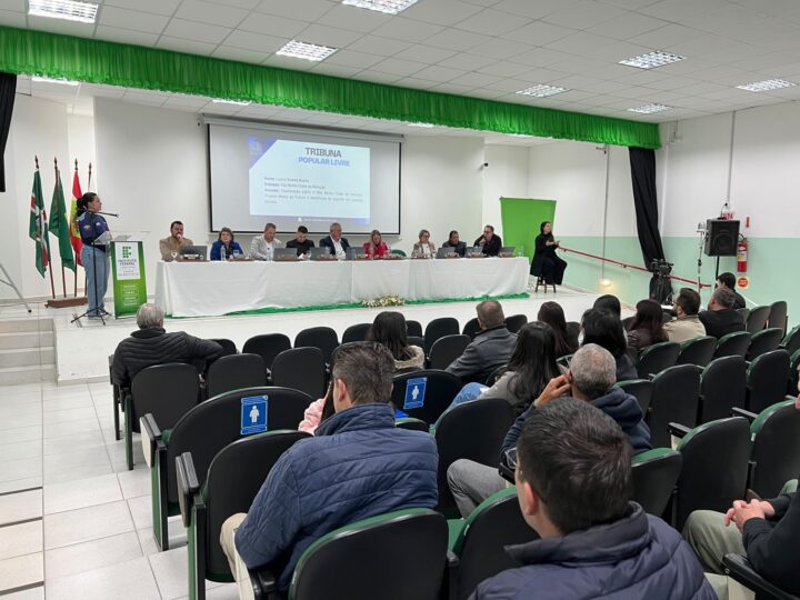 Comunidade do bairro Centenário prestigia sessão itinerante