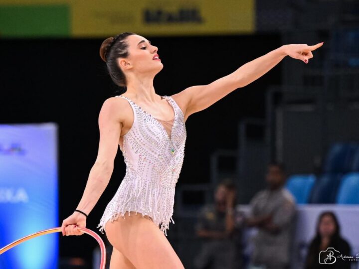 Luana Franceschi, atleta joinvilense de ginástica rítmica, compete em torneio internacional na Itália