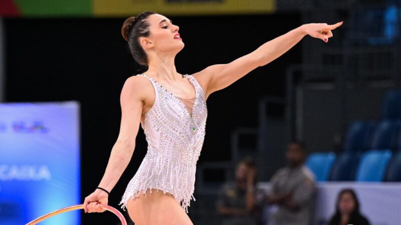 Luana Franceschi, atleta joinvilense de ginástica rítmica, compete em torneio internacional na Itália