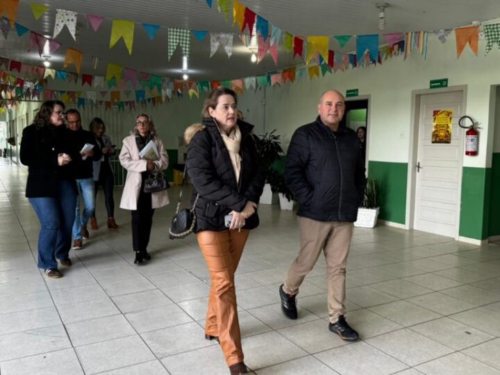 *Eficiência da gestão da SEMED de São Bento do Sul atrai visita técnica de São Francisco do Sul*