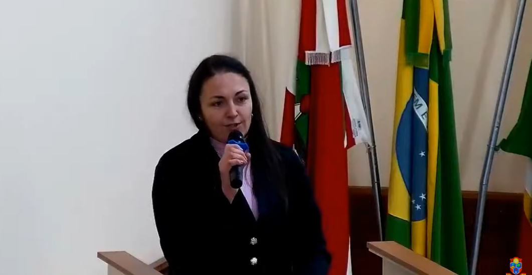 Vereadora Andriely destaca importância da Galeria Lilás durante sessão da Câmara de Santa Terezinha