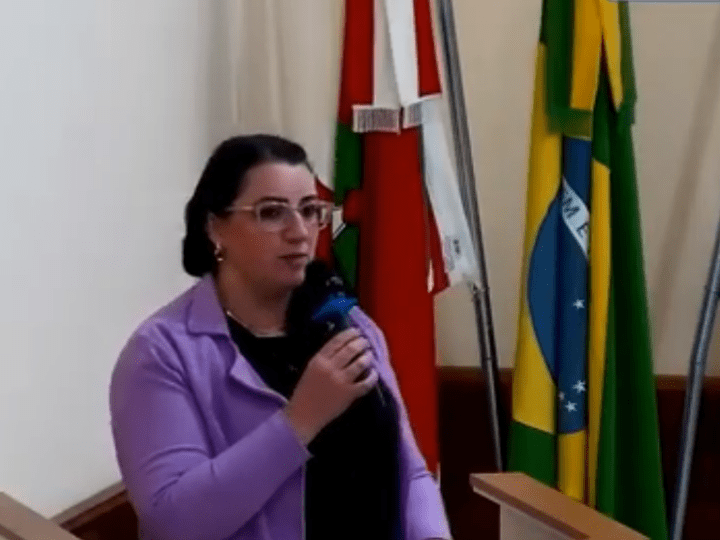 Vereadora Marilia Donadeli destaca importância da Galeria Lilás e homenageia mulheres na política