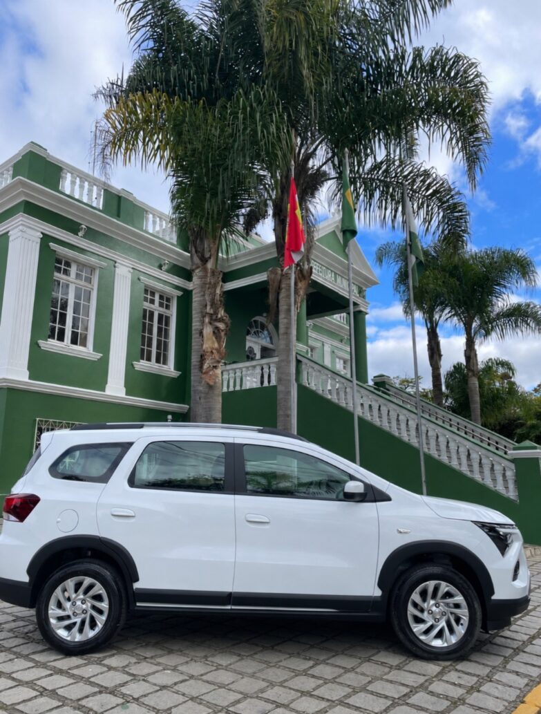 Prefeitura de Campo Alegre adquire novo veículo para fortalecer os atendimentos da Secretaria Municipal de Saúde