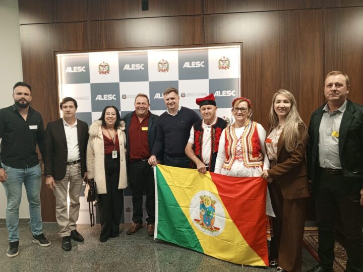 Santa Terezinha marca presença na criação da Frente Parlamentar Santa Catarina–Polônia na Alesc