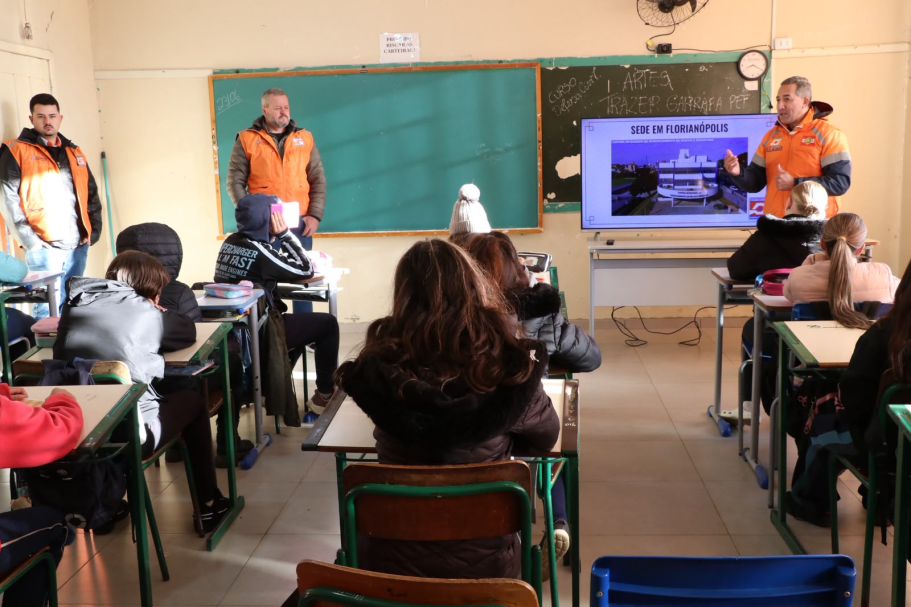 DEFESA CIVIL NA ESCOLA LEVA CONHECIMENTO SOBRE PREVENÇÃO E ATUAÇÃO EM EMERGÊNCIAS A ESTUDANTES DE PAPANDUVA