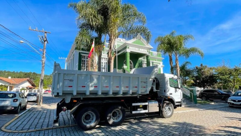 Prefeitura De Campo Alegre Amplia Frota Com Novo Caminhão Basculante Para Reforçar Serviços De Infraestrutura