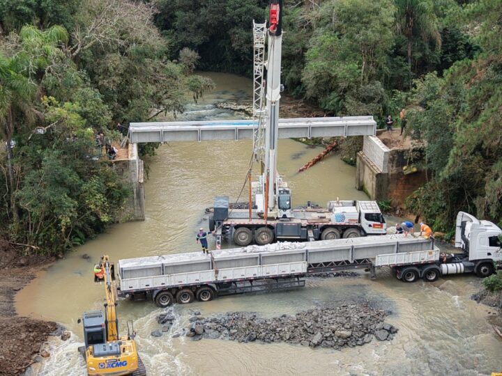 A Ponte do Salto Iraputã está na fase final e, em breve, será entregue à população.