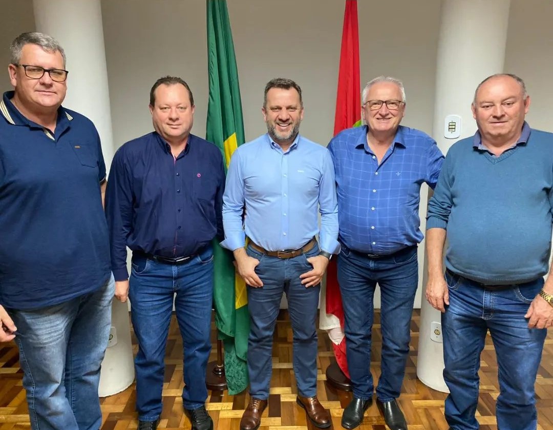 Jerry Comper viabiliza quase R$ 5 milhões em investimentos para Santa Terezinha