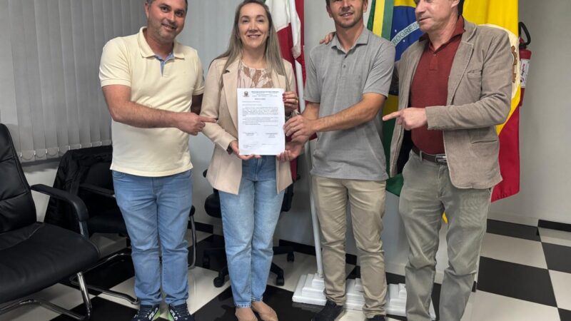 Ordem de serviço é assinada e pavimentação entre Santa Terezinha e Rio da Anta começa a sair do papel após anos de espera