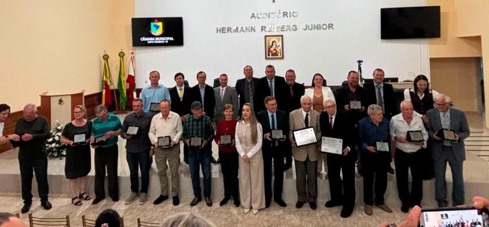 Santa Terezinha rende homenagem histórica aos homens que construíram o município e emociona comunidade em Sessão Solene