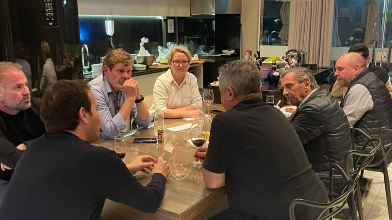 Terezinha Dybas intensifica articulações políticas em encontro com lideranças estaduais do PSD