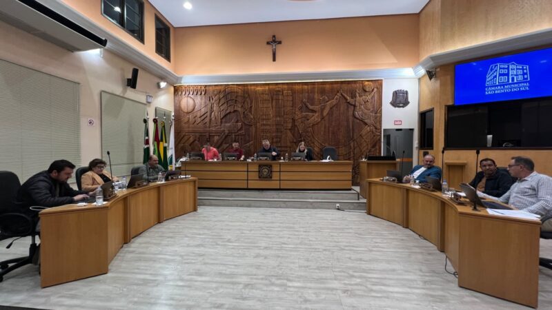 Projetos que adequam valores para pagamentos judiciais são aprovados