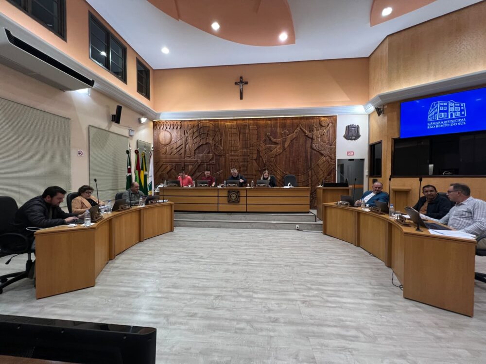 Projetos que adequam valores para pagamentos judiciais são aprovados