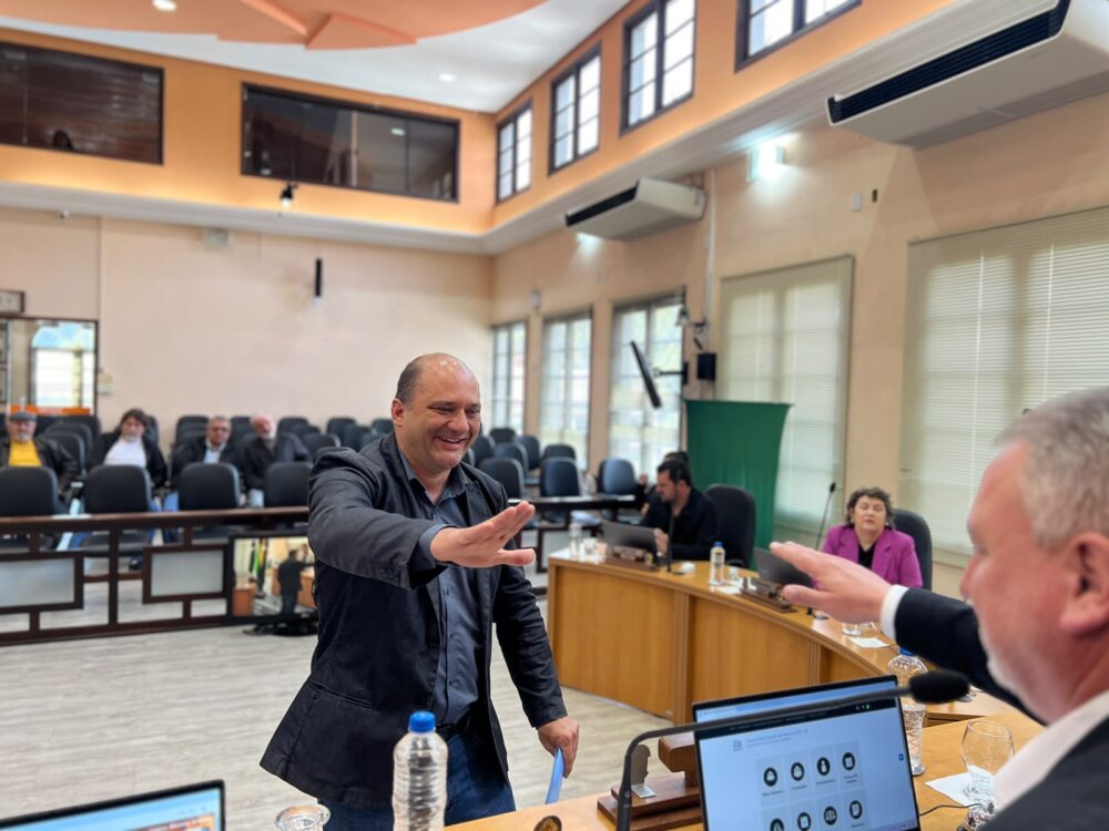 Vereador Patrick Vicente é empossado em sessão