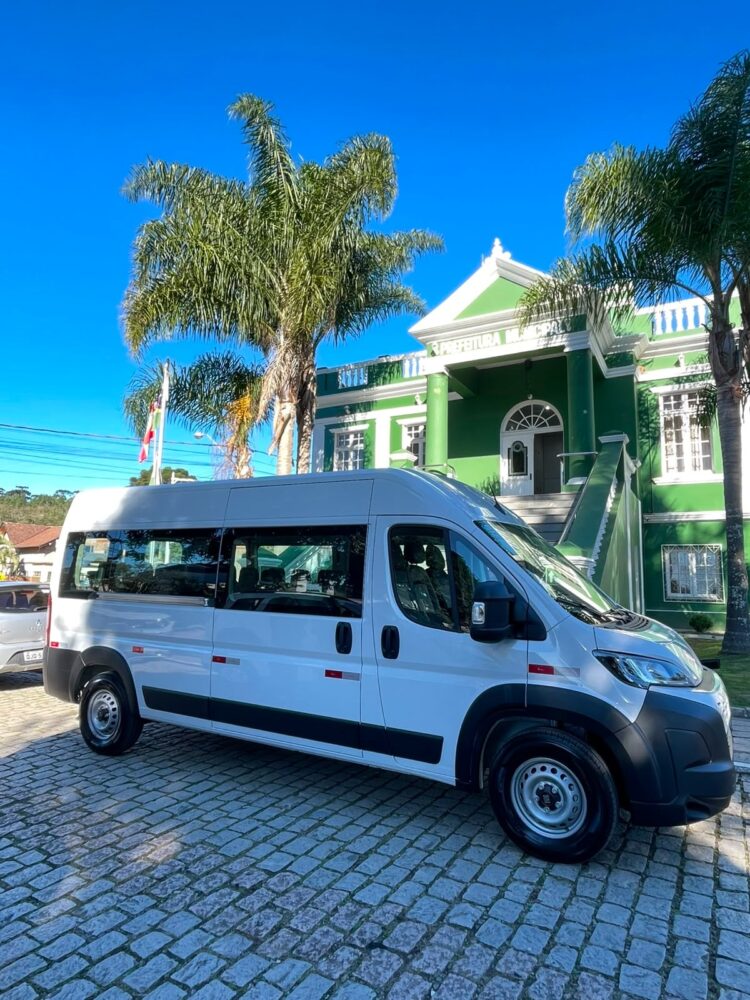 Prefeitura de Campo Alegre entrega novo veículo à APAE e reforça compromisso com a inclusão