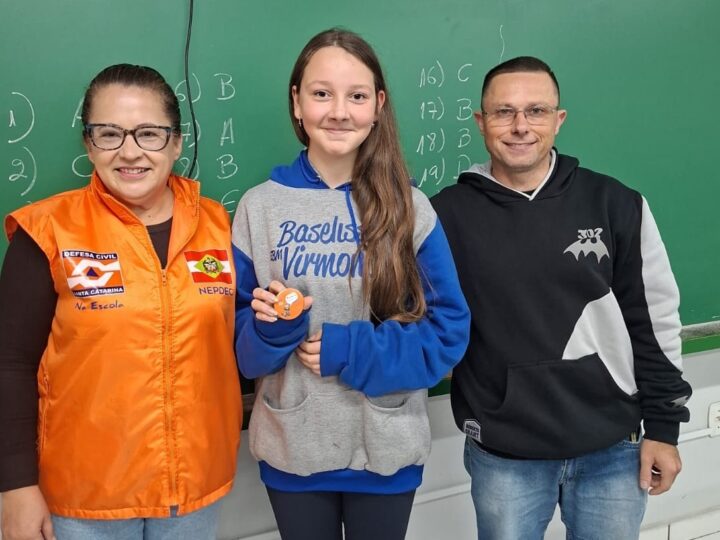 Programa “Defesa Civil nas Escolas” conscientiza alunos sobre riscos climáticos e medidas de prevenção