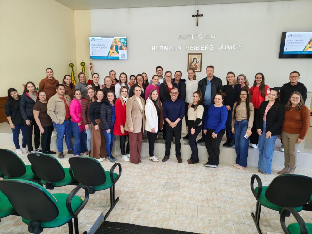 Secretária de Educação destaca papel dos professores no crescimento da educação de Santa Terezinha