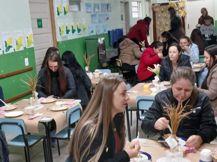 Projeto “Cuidando de Quem Cuida” fortalece rede de apoio para famílias de estudantes autistas no bairro Cruzeiro