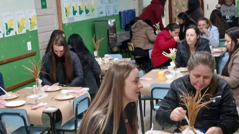 Projeto “Cuidando de Quem Cuida” fortalece rede de apoio para famílias de estudantes autistas no bairro Cruzeiro