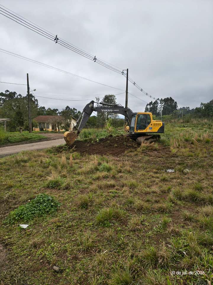 Usina de concreto começa a ser montada e marca avanço das obras de pavimentação para Santa Terezinha