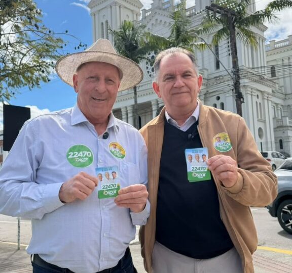 Oscar Gutz faz campanha em Rio do Sul ao lado do prefeito Manoel e da vereadora Dani Pamplona