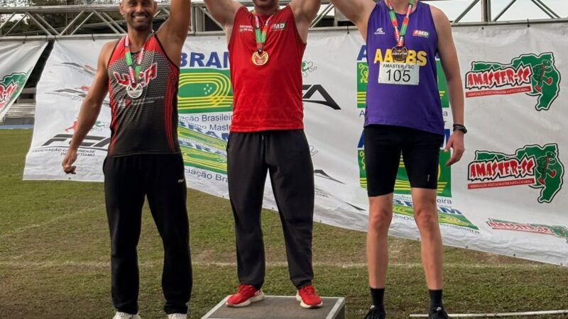 Lucas Azevedo bate dois recordes no Campeonato Estadual Master de Atletismo