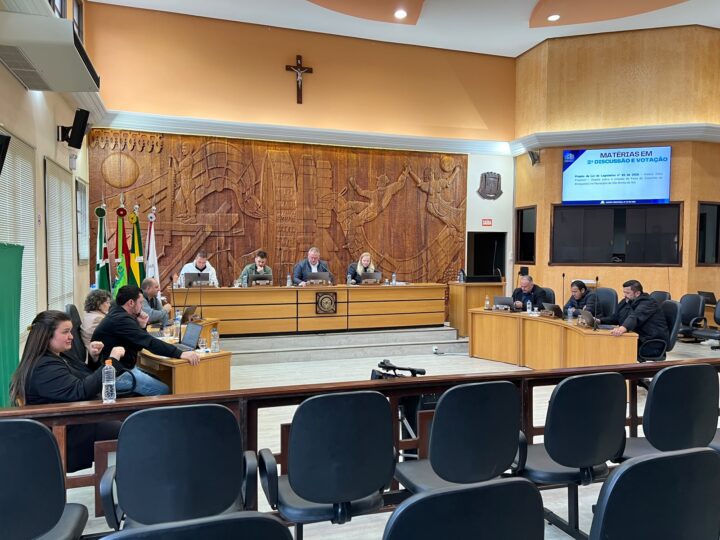 Mais de cinco projetos são aprovados em sessão