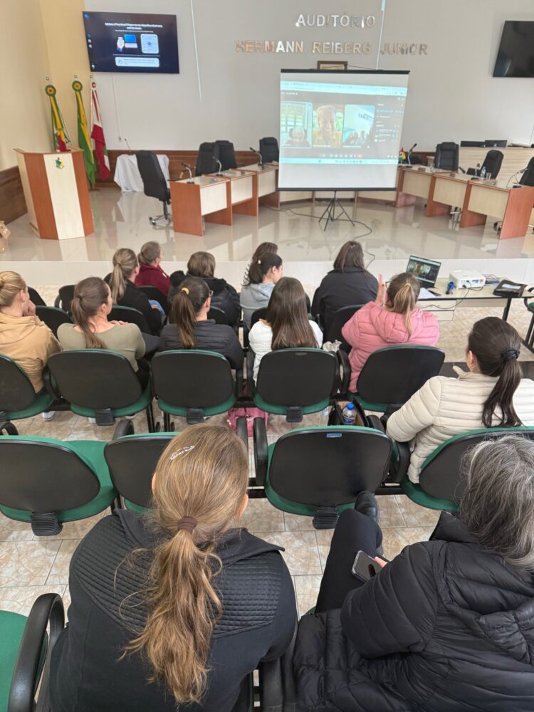 SANTA TEREZINHA AVANÇA NA CONSTRUÇÃO DO PLANO MUNICIPAL DE EDUCAÇÃO 2027–2037