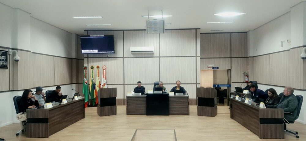 Câmara de Papanduva apresenta demandas da população e reforça atuação conjunta por melhorias no município durante a 28ª Sessão Ordinária