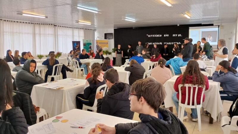 APAE de Monte Castelo participa do 2º Encontro do PROEP em Mafra