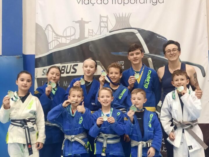 No tatame, eles representam Santa Terezinha: jovens atletas mostram garra e determinação no Jiu-Jitsu
